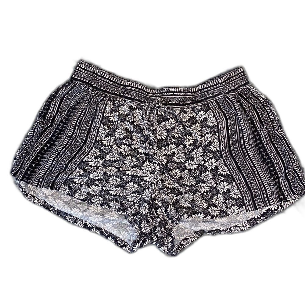 Billabong Black and White Floral Shorts Size Small